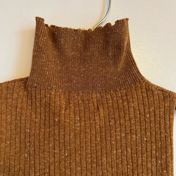 Urban Outfitters Medium Burnt Yellow/brown Sleeveless Turtle Neck, Never Worn - Picture 5 of 5